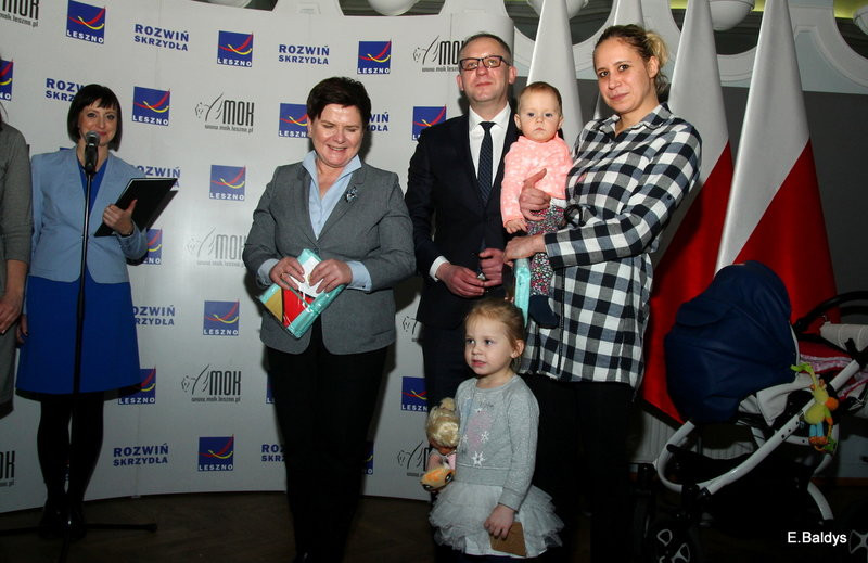 Beata Szydło wręczała Leszczyńskie Becikowe (zdjęcia)