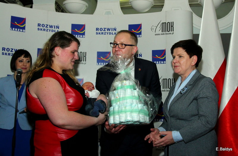 Beata Szydło wręczała Leszczyńskie Becikowe (zdjęcia)