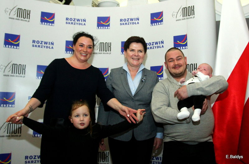 Beata Szydło wręczała Leszczyńskie Becikowe (zdjęcia)