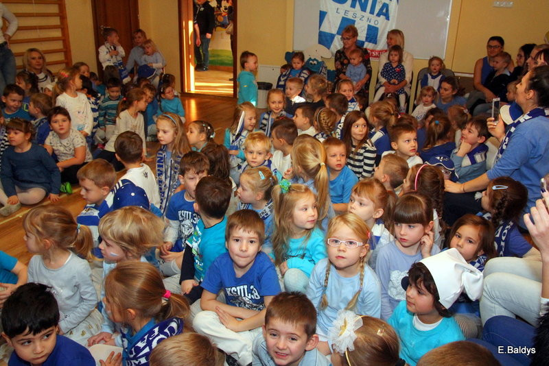 Żużlowe smerfy w Kolorowym Świecie (zdjęcia)