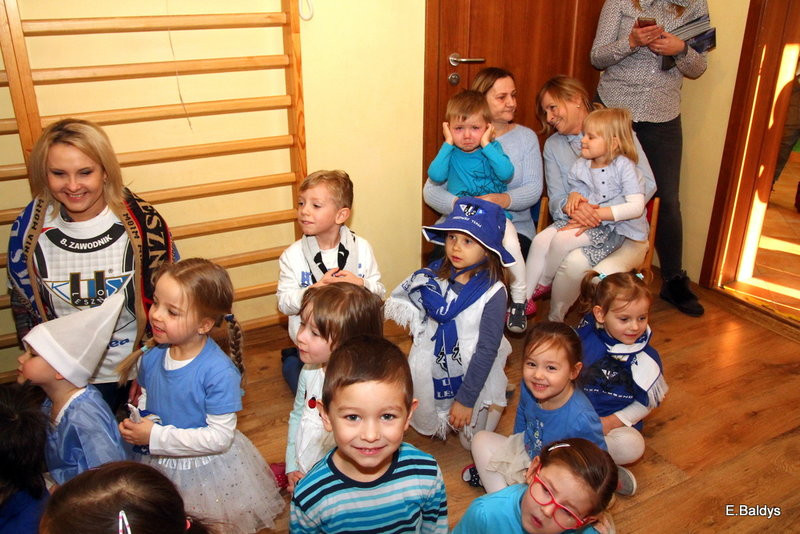 Żużlowe smerfy w Kolorowym Świecie (zdjęcia)