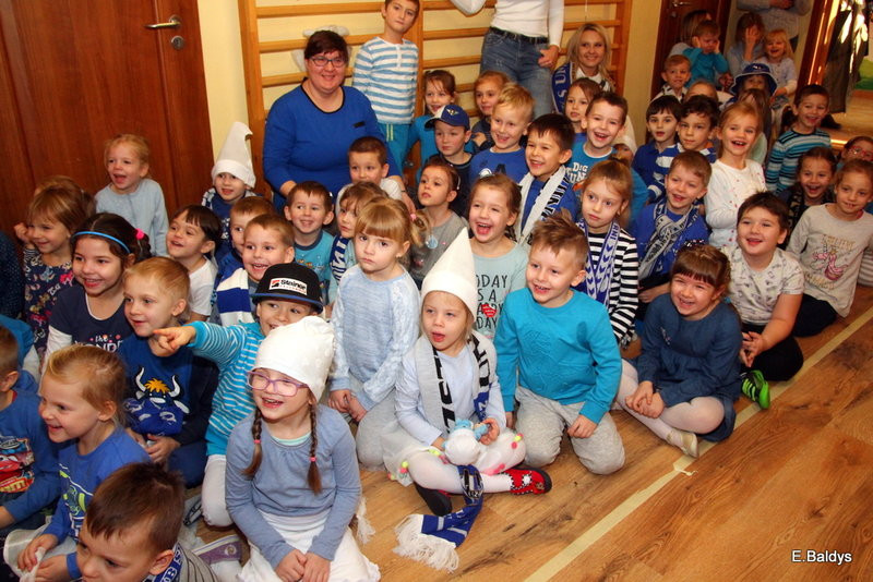 Żużlowe smerfy w Kolorowym Świecie (zdjęcia)