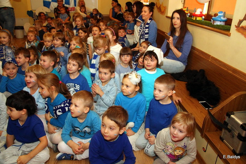 Żużlowe smerfy w Kolorowym Świecie (zdjęcia)