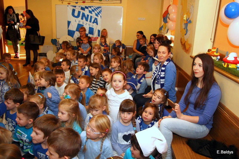 Żużlowe smerfy w Kolorowym Świecie (zdjęcia)