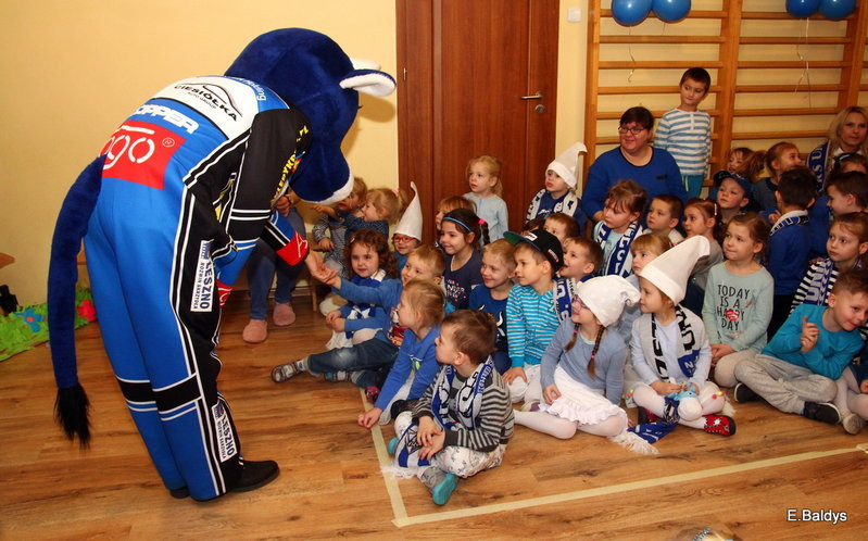 Żużlowe smerfy w Kolorowym Świecie (zdjęcia)