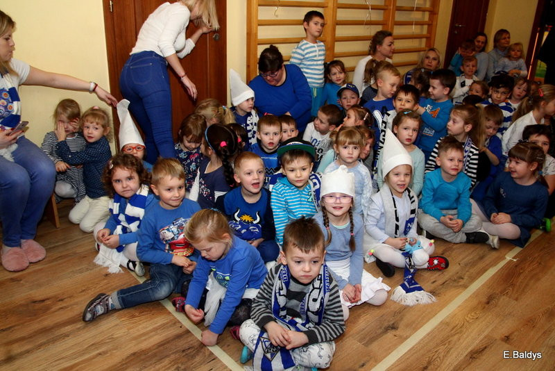 Żużlowe smerfy w Kolorowym Świecie (zdjęcia)