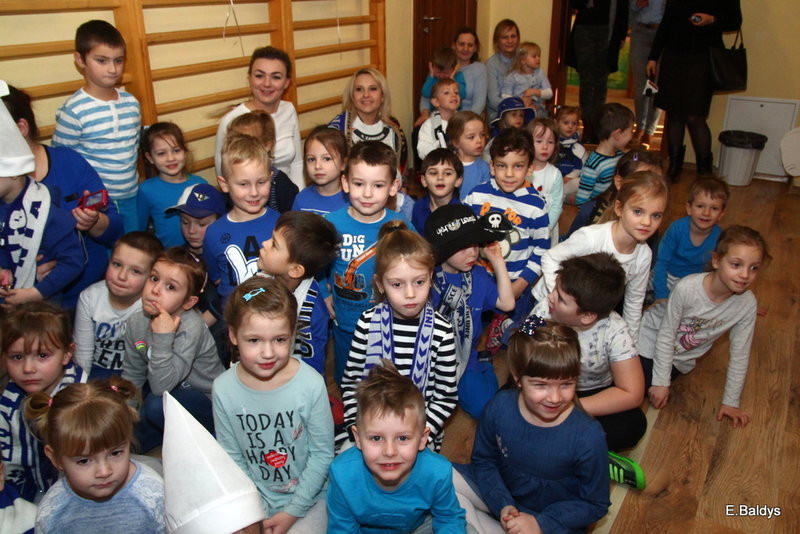 Żużlowe smerfy w Kolorowym Świecie (zdjęcia)