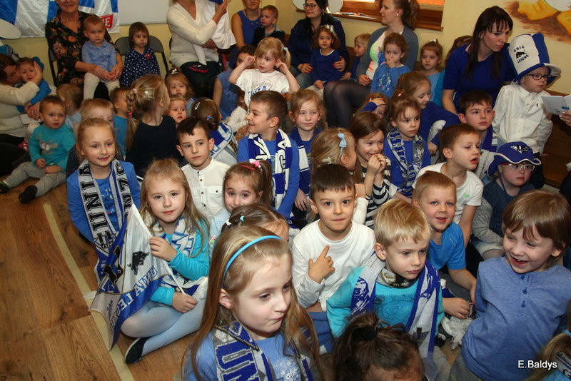 Żużlowe smerfy w Kolorowym Świecie (zdjęcia)