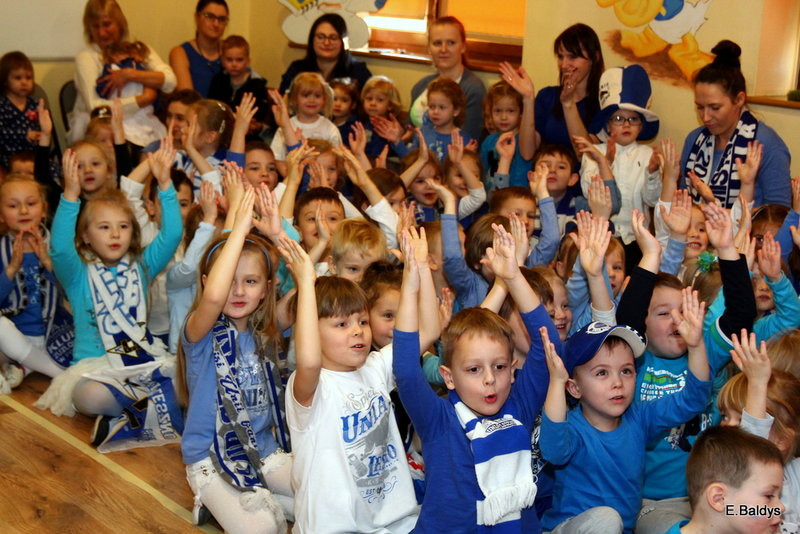 Żużlowe smerfy w Kolorowym Świecie (zdjęcia)