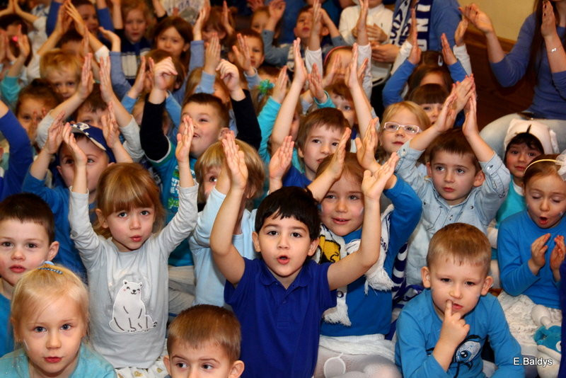 Żużlowe smerfy w Kolorowym Świecie (zdjęcia)