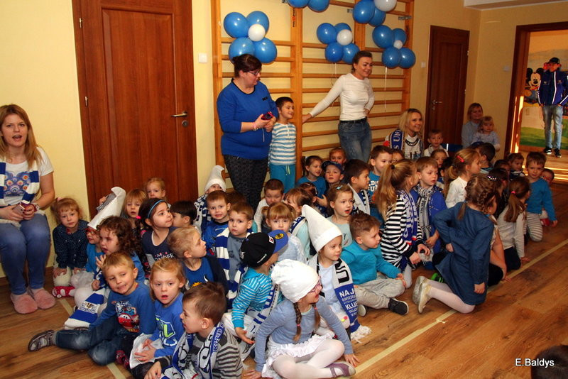 Żużlowe smerfy w Kolorowym Świecie (zdjęcia)