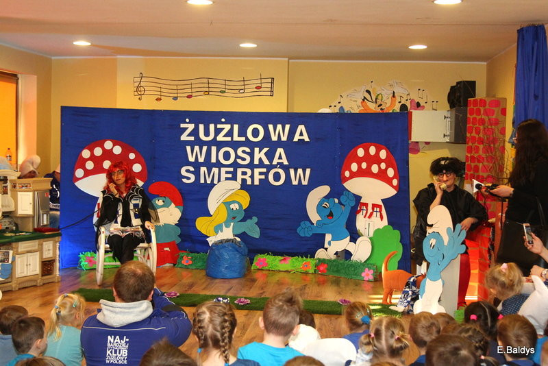 Żużlowe smerfy w Kolorowym Świecie (zdjęcia)