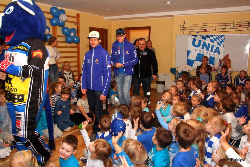 Żużlowe smerfy w Kolorowym Świecie (zdjęcia)