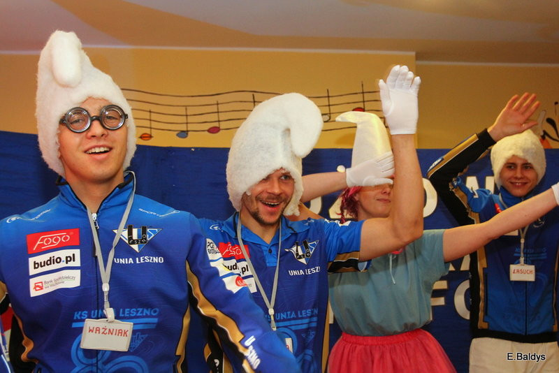 Żużlowe smerfy w Kolorowym Świecie (zdjęcia)