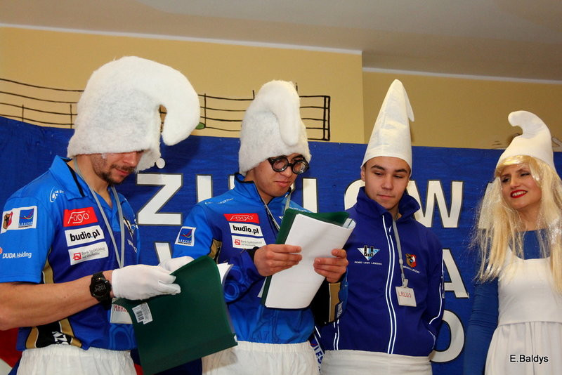 Żużlowe smerfy w Kolorowym Świecie (zdjęcia)