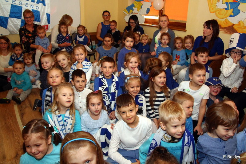 Żużlowe smerfy w Kolorowym Świecie (zdjęcia)