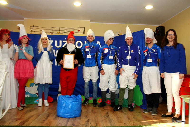 Żużlowe smerfy w Kolorowym Świecie (zdjęcia)