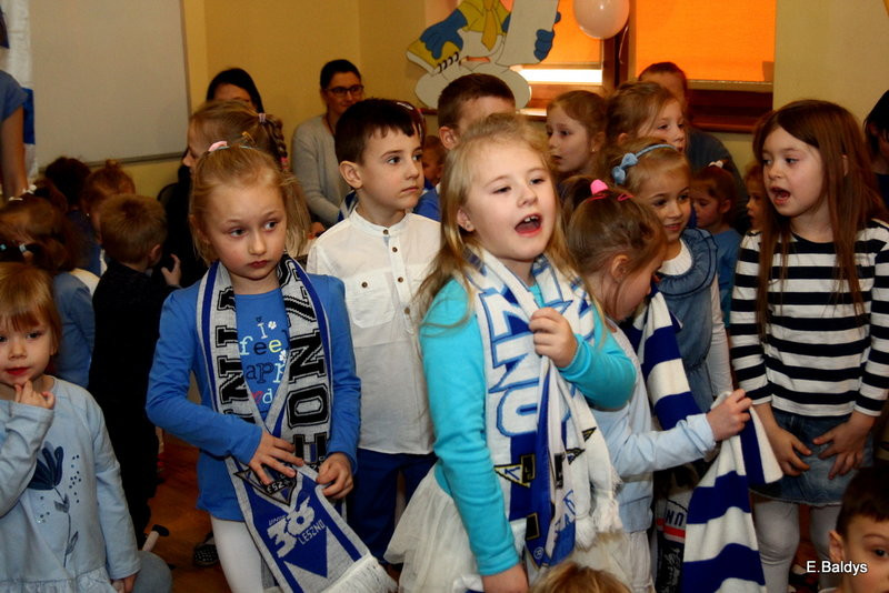 Żużlowe smerfy w Kolorowym Świecie (zdjęcia)