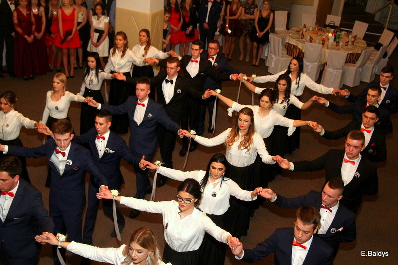 Studniówka Zespołu Szkół nr 4 (zdjęcia)