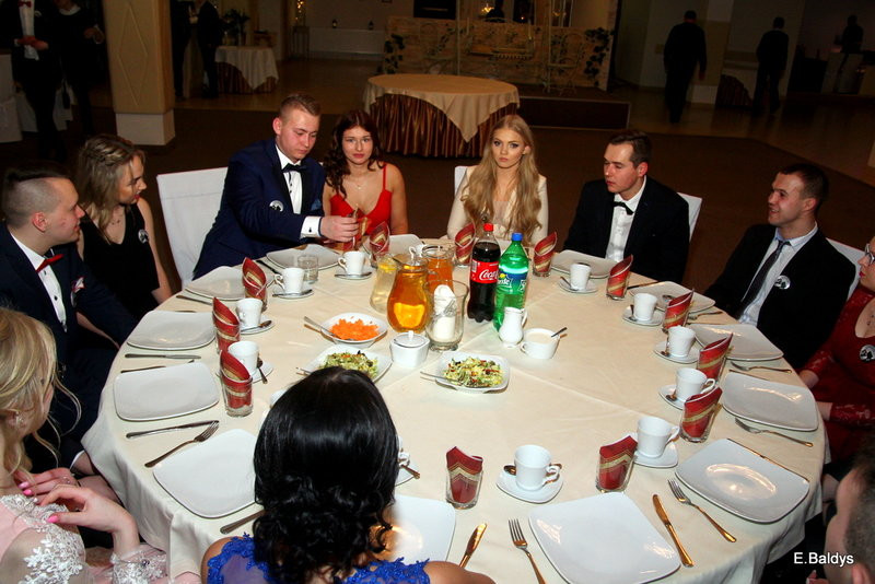 Studniówka Zespołu Szkół nr 4 (zdjęcia)