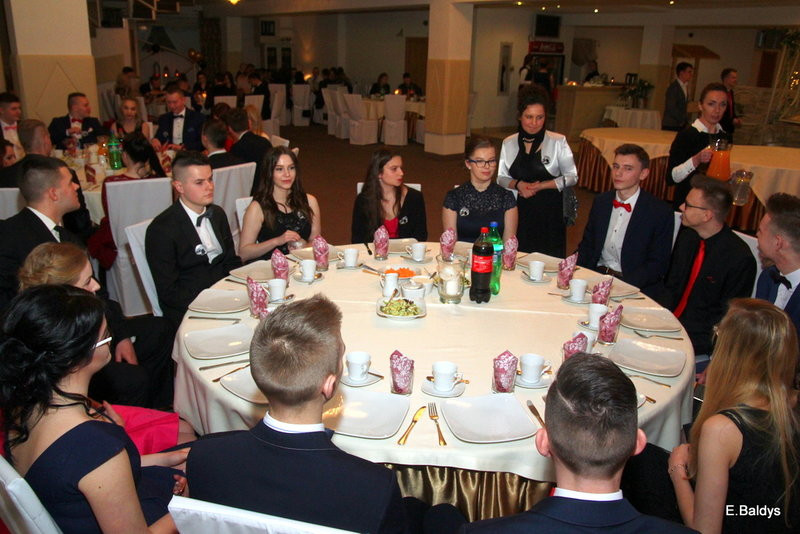 Studniówka Zespołu Szkół nr 4 (zdjęcia)