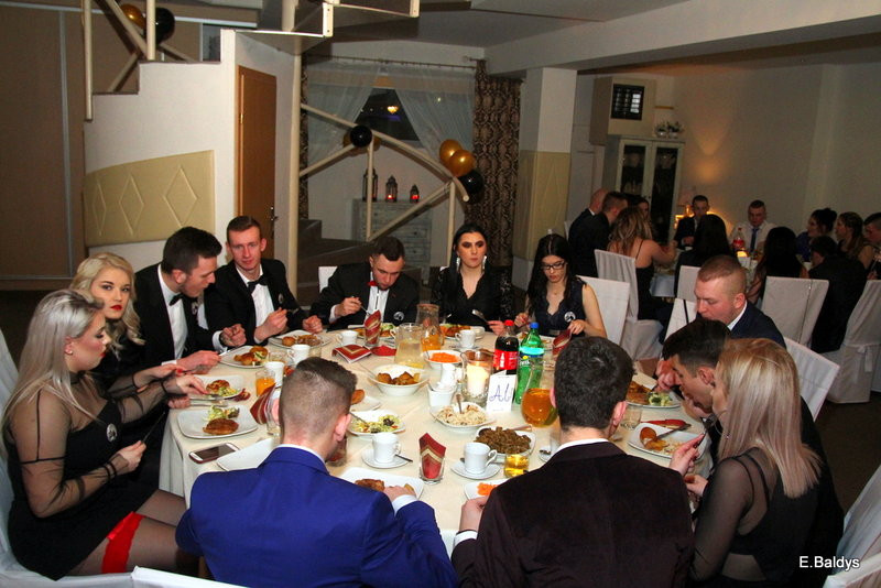 Studniówka Zespołu Szkół nr 4 (zdjęcia)