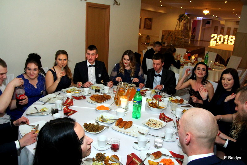 Studniówka Zespołu Szkół nr 4 (zdjęcia)