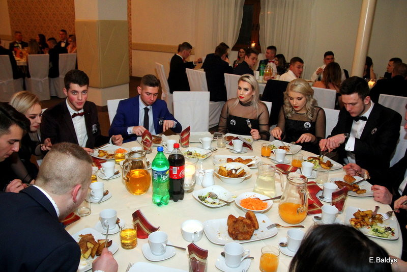 Studniówka Zespołu Szkół nr 4 (zdjęcia)