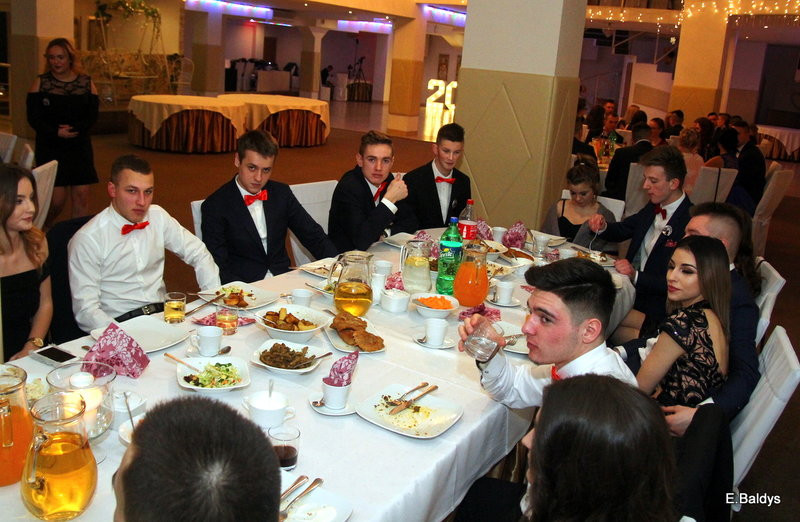 Studniówka Zespołu Szkół nr 4 (zdjęcia)