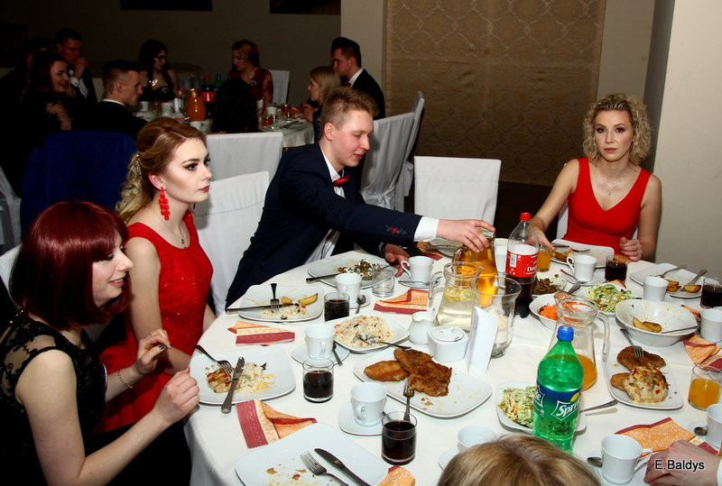 Studniówka Zespołu Szkół nr 4 (zdjęcia)