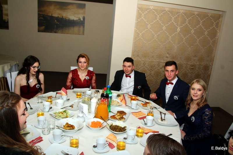 Studniówka Zespołu Szkół nr 4 (zdjęcia)