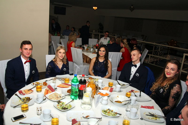 Studniówka Zespołu Szkół nr 4 (zdjęcia)