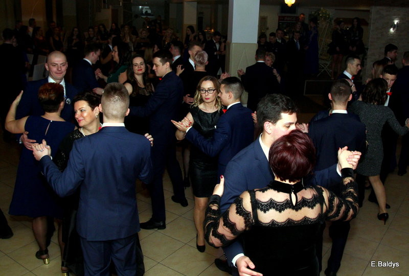 Studniówka Zespołu Szkół nr 4 (zdjęcia)