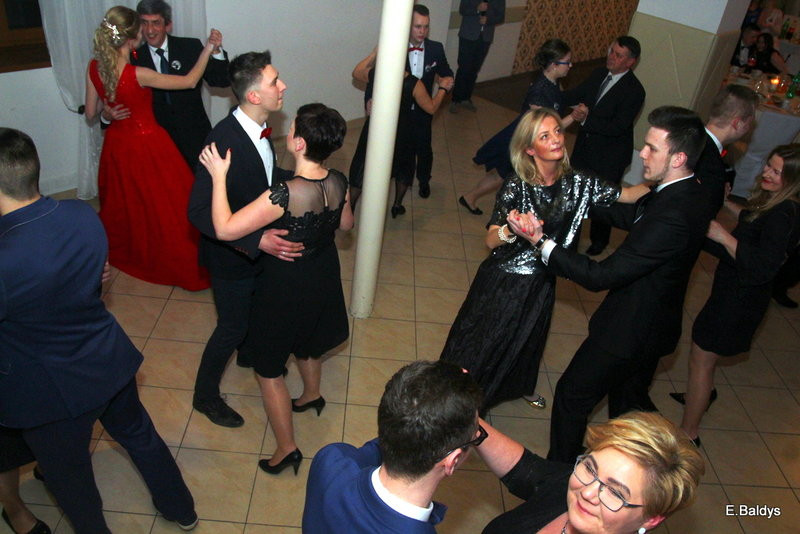 Studniówka Zespołu Szkół nr 4 (zdjęcia)