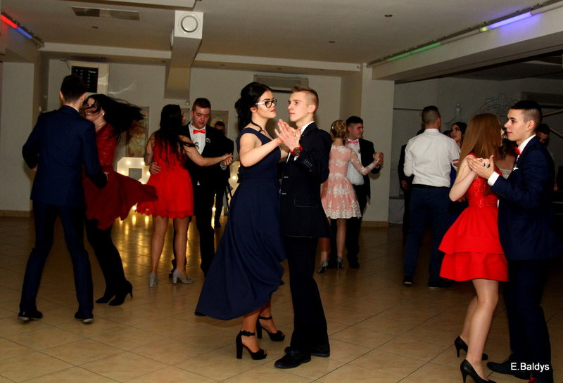 Studniówka Zespołu Szkół nr 4 (zdjęcia)