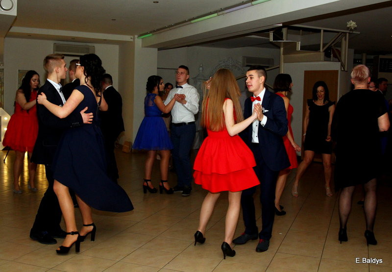 Studniówka Zespołu Szkół nr 4 (zdjęcia)