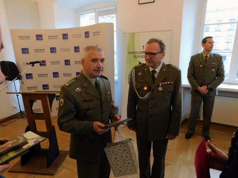 Pożegnanie z gratulacjami