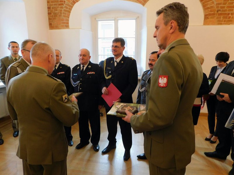 Pożegnanie z gratulacjami