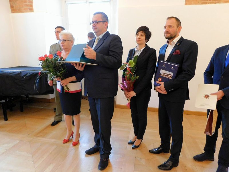 Pożegnanie z gratulacjami
