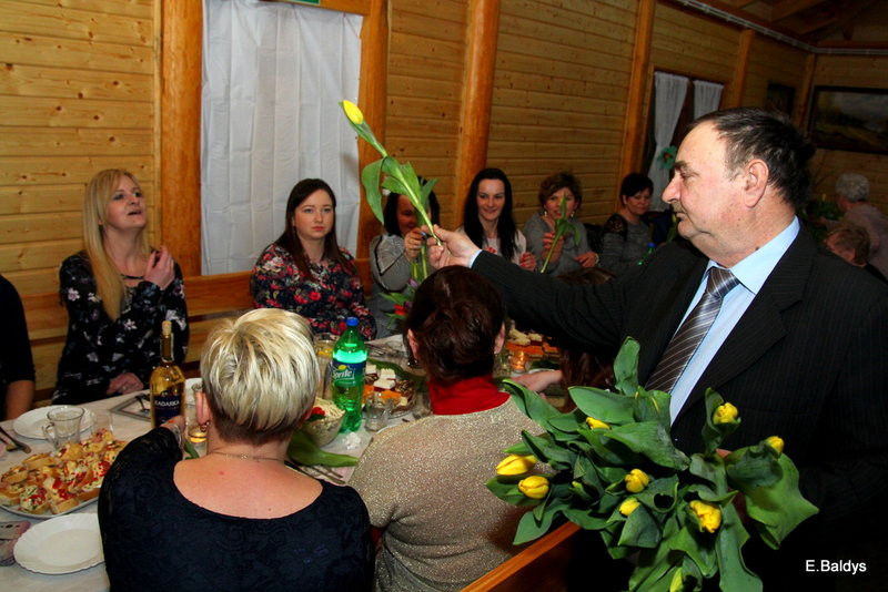 Wesoły Dzień Kobiet z... ptaszkiem w Robczysku (zdjęcia)