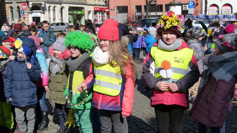 Z bykiem pogonili zimę (zdjęcia)