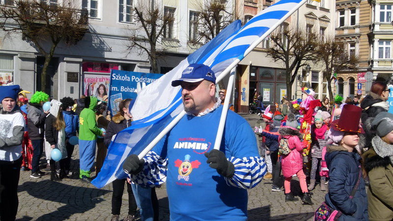 Z bykiem pogonili zimę (zdjęcia)