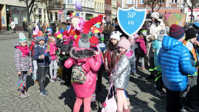 Z bykiem pogonili zimę (zdjęcia)