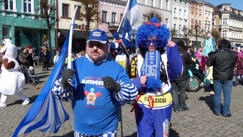 Z bykiem pogonili zimę (zdjęcia)