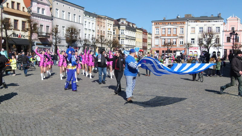 Z bykiem pogonili zimę (zdjęcia)
