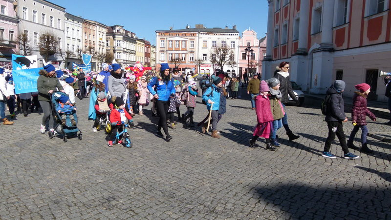 Z bykiem pogonili zimę (zdjęcia)