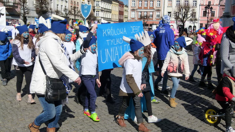 Z bykiem pogonili zimę (zdjęcia)