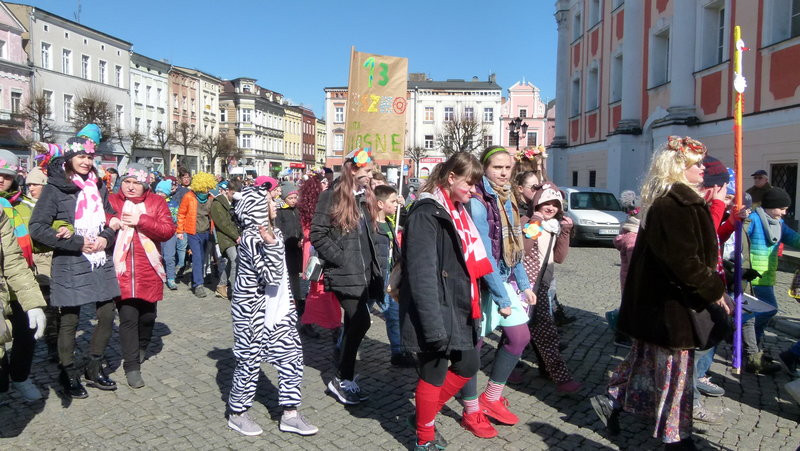 Z bykiem pogonili zimę (zdjęcia)