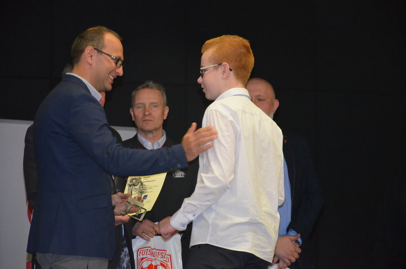 Błysnęli wiedzą o piłce nożnej (zdjęcia)