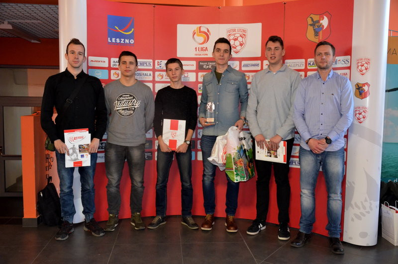 Błysnęli wiedzą o piłce nożnej (zdjęcia)